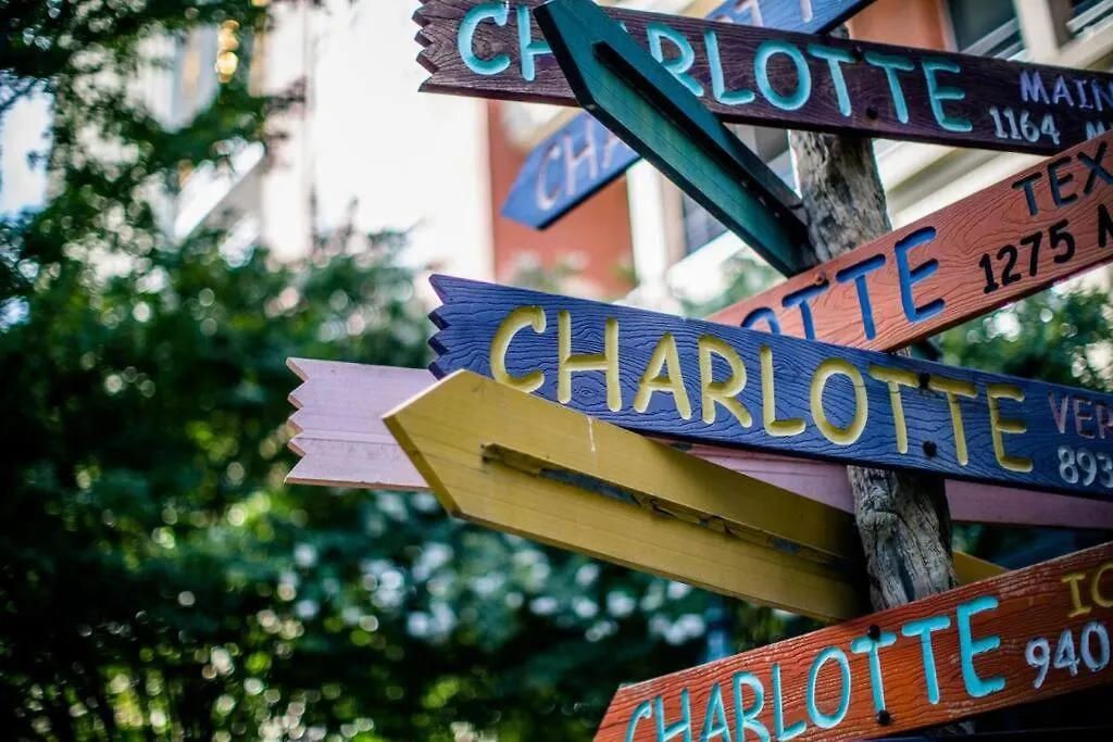 Townhouse In Uptown King Bed-Wi-Fi-Free Parking-Pool Daire Charlotte 0*,  ABD