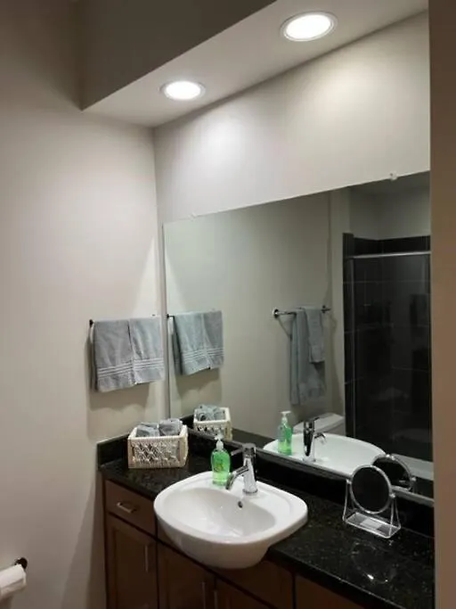 Townhouse In Uptown King Bed-Wi-Fi-Free Parking-Pool Daire Charlotte