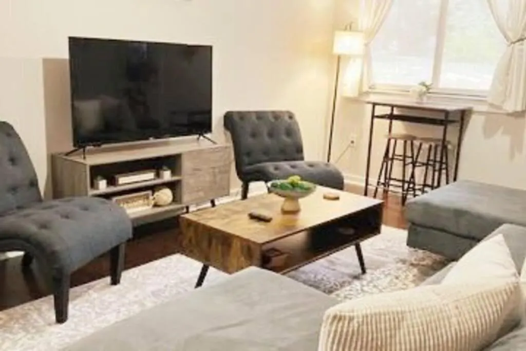 Townhouse In Uptown King Bed-Wi-Fi-Free Parking-Pool Daire Charlotte ABD